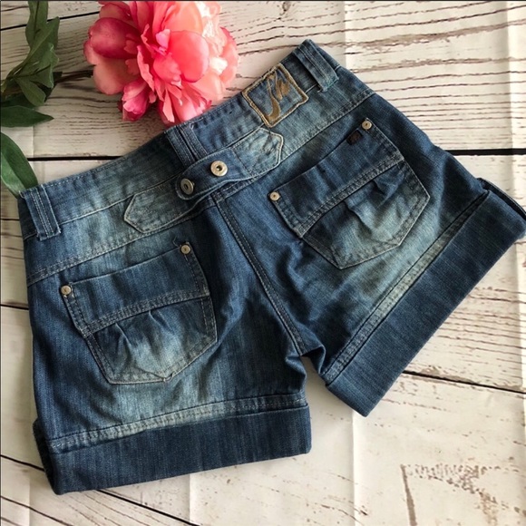 Folded & Hung Jean Shorts - Picture 4 of 5